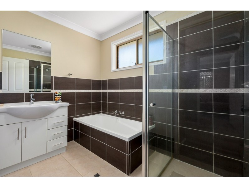 32 Broadwater Esplanade, Bilambil Heights NSW 2486