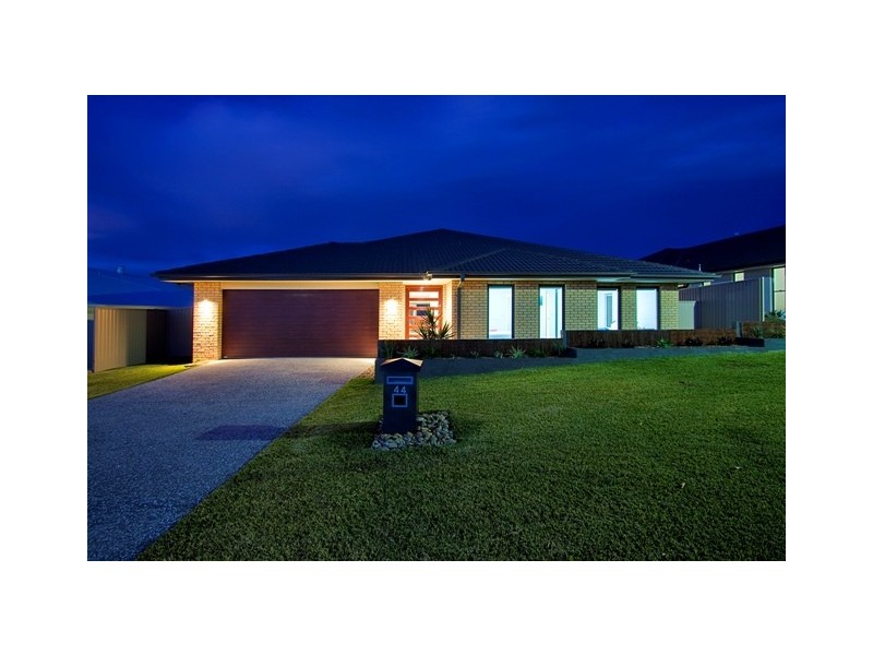44 Lennox Cct, Pottsville NSW 2489