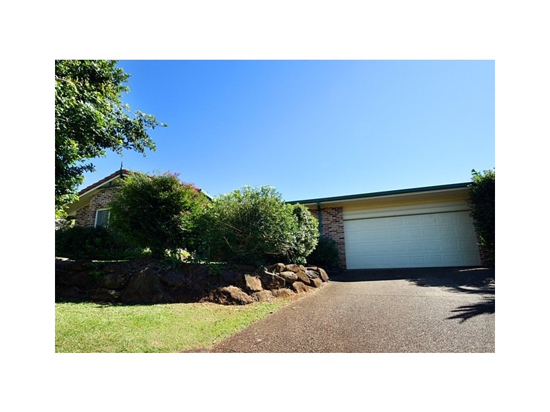 8 Shamrock Ave, Banora Point NSW 2486