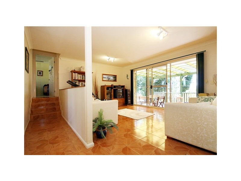 8 Shamrock Ave, Banora Point NSW 2486