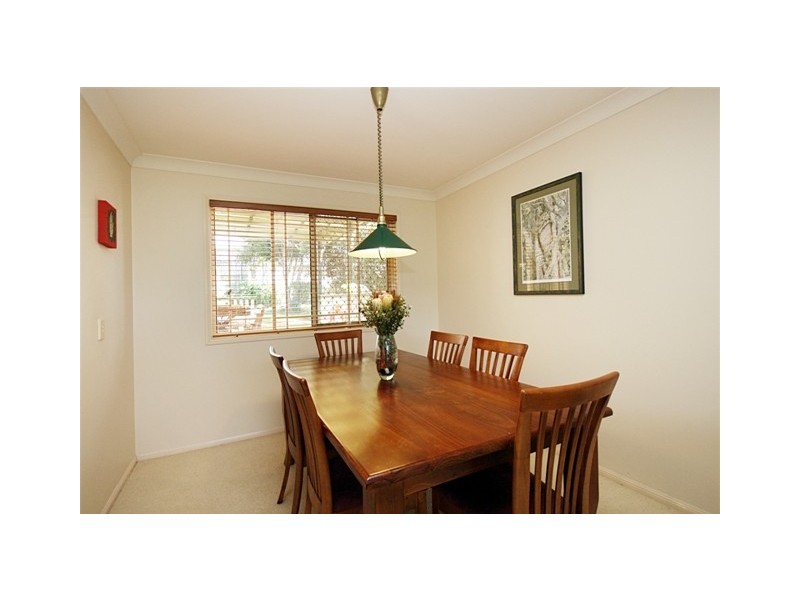 8 Shamrock Ave, Banora Point NSW 2486