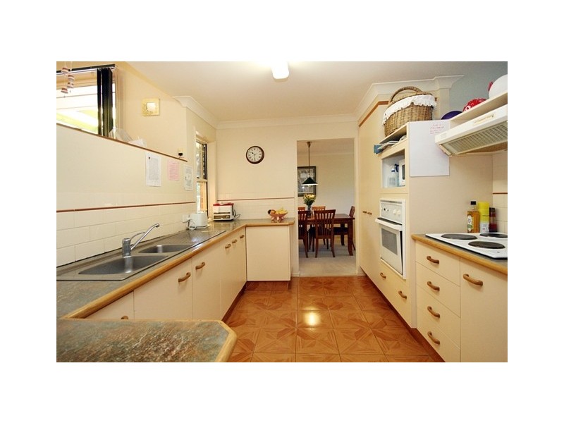 8 Shamrock Ave, Banora Point NSW 2486