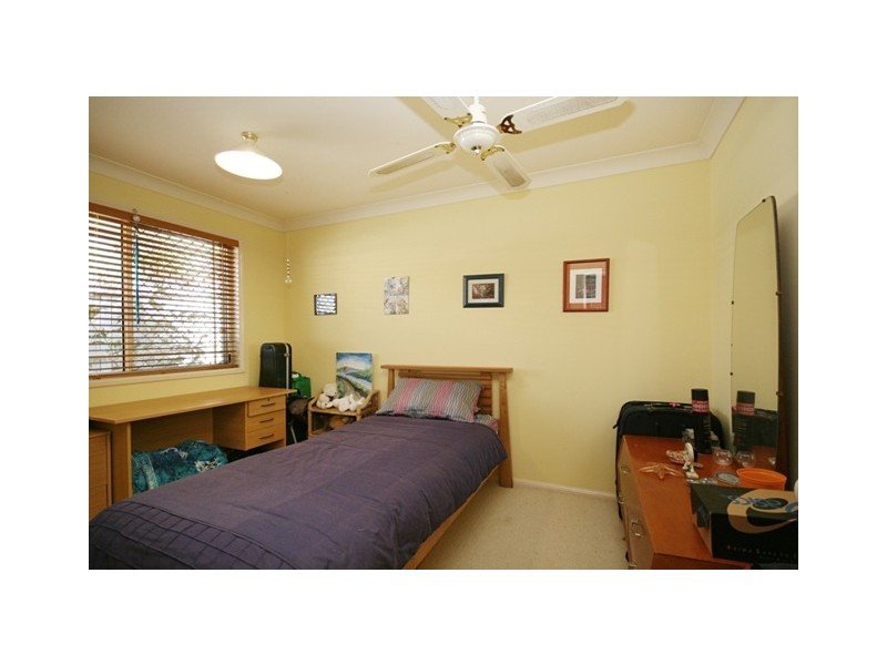 8 Shamrock Ave, Banora Point NSW 2486