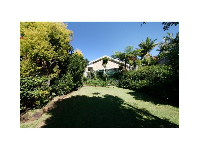 8 Shamrock Ave, Banora Point NSW 2486