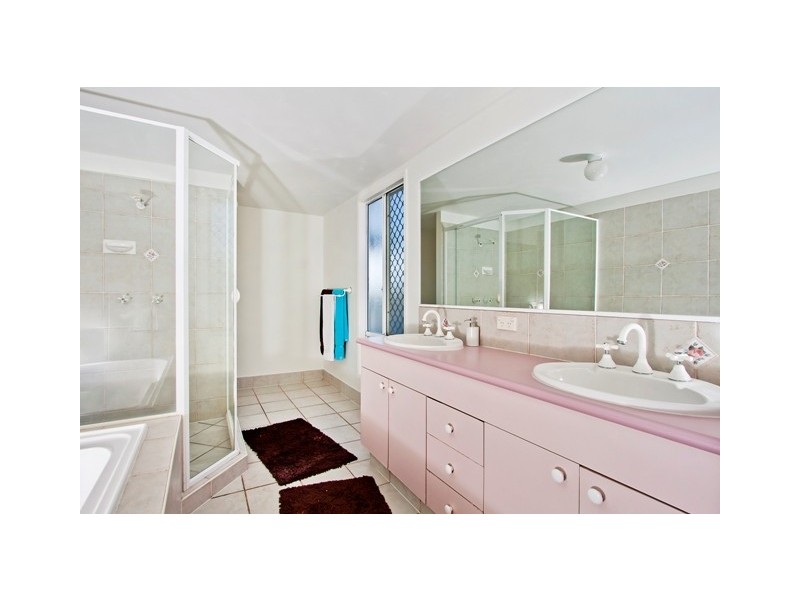 24 Grassmere Ct, Banora Point NSW 2486