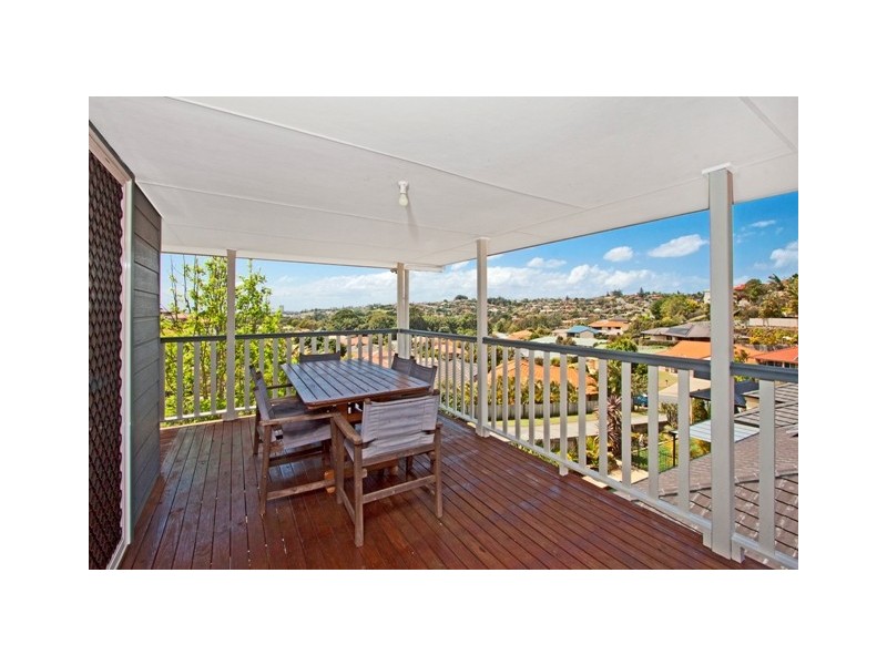 24 Grassmere Ct, Banora Point NSW 2486