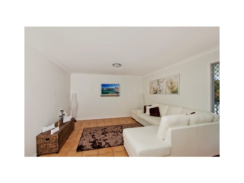 24 Grassmere Ct, Banora Point NSW 2486