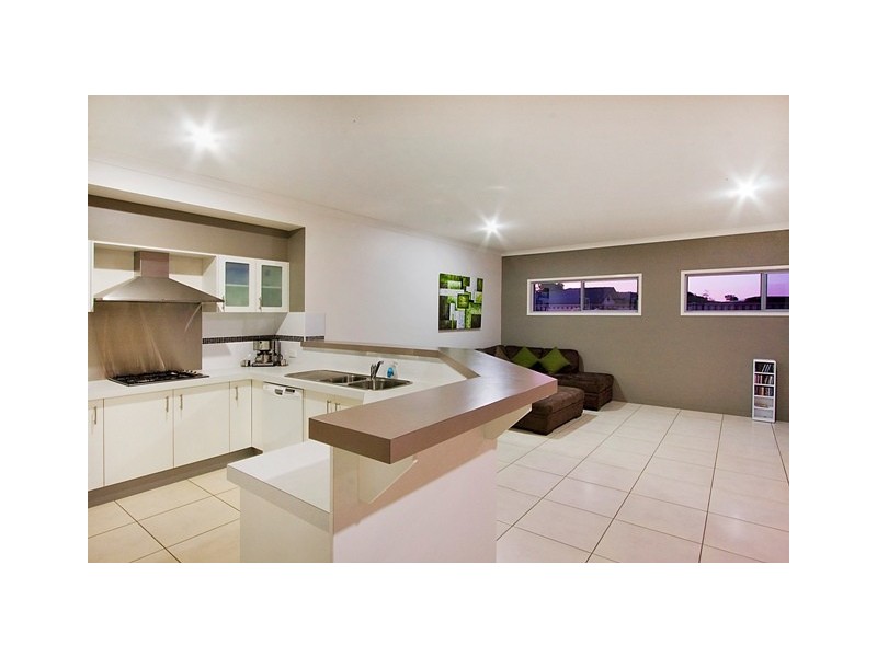 4 Camden Crt, Pottsville NSW 2489