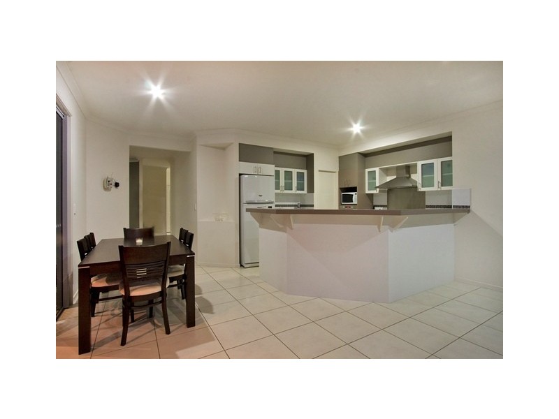 4 Camden Crt, Pottsville NSW 2489