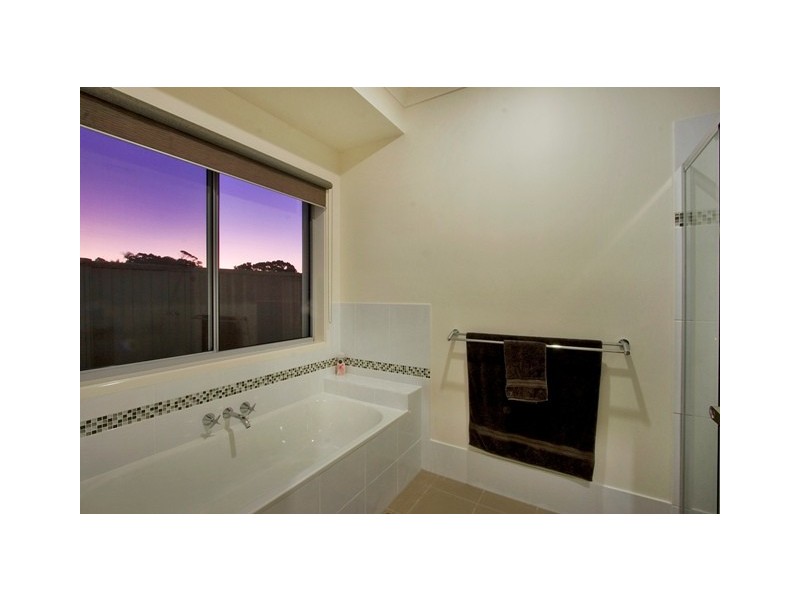 4 Camden Crt, Pottsville NSW 2489