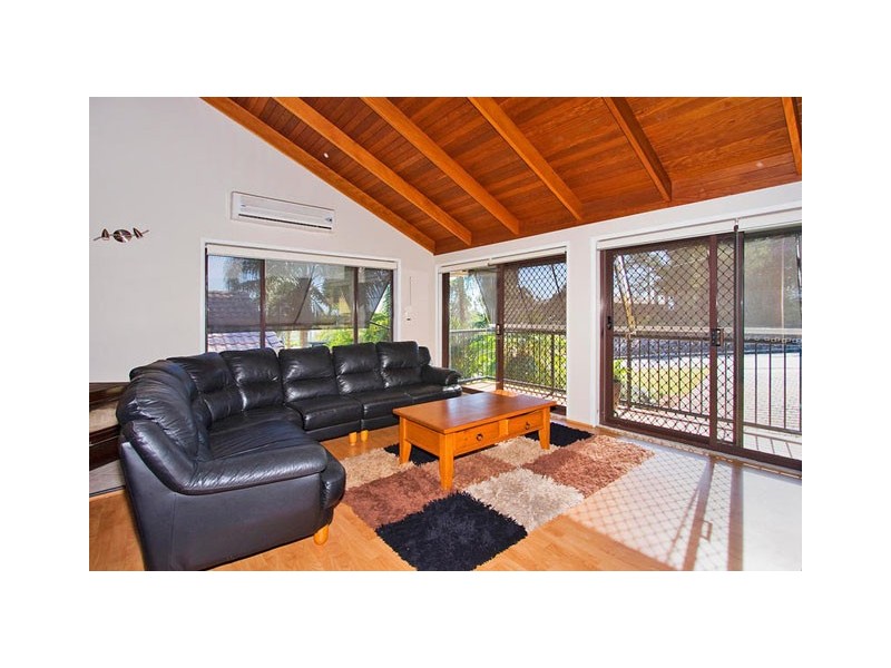 24 Hillcrest Ave, Tweed Heads South NSW 2486