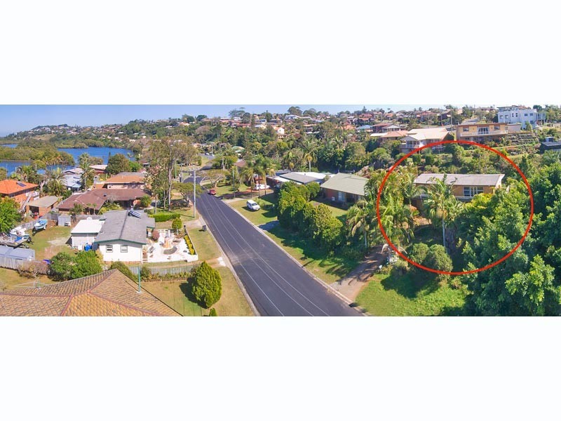 9 Bimbadeen Ave, Banora Point NSW 2486