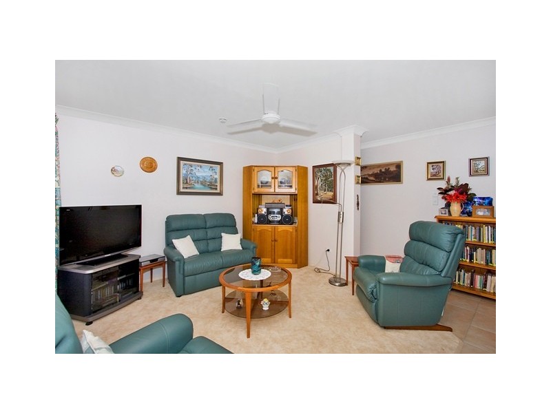 2 / 3 Daintree Cl, Banora Point NSW 2486