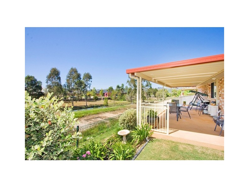 2 / 3 Daintree Cl, Banora Point NSW 2486