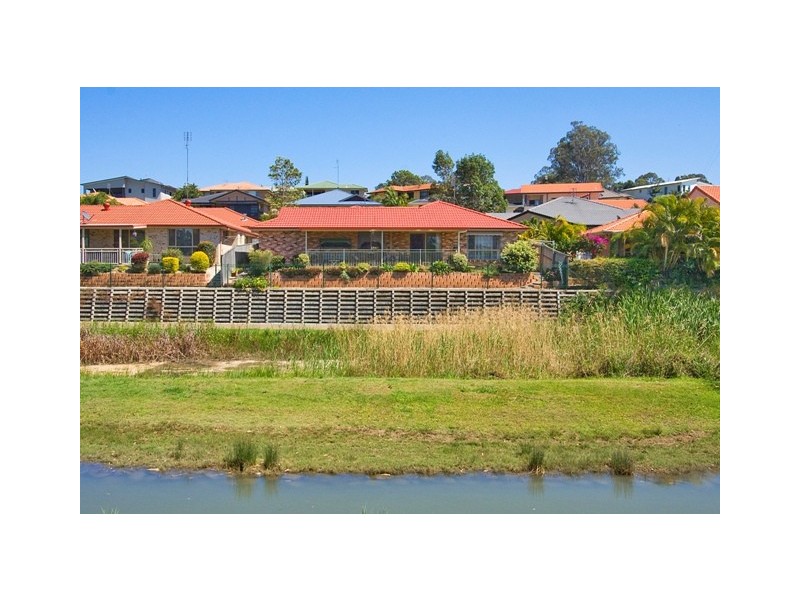 2 / 3 Daintree Cl, Banora Point NSW 2486