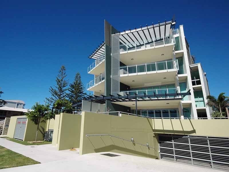 108 Pacific Pde “Kirra Pearl”, Kirra QLD 4225