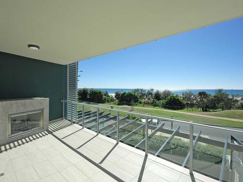 108 Pacific Pde “Kirra Pearl”, Kirra QLD 4225