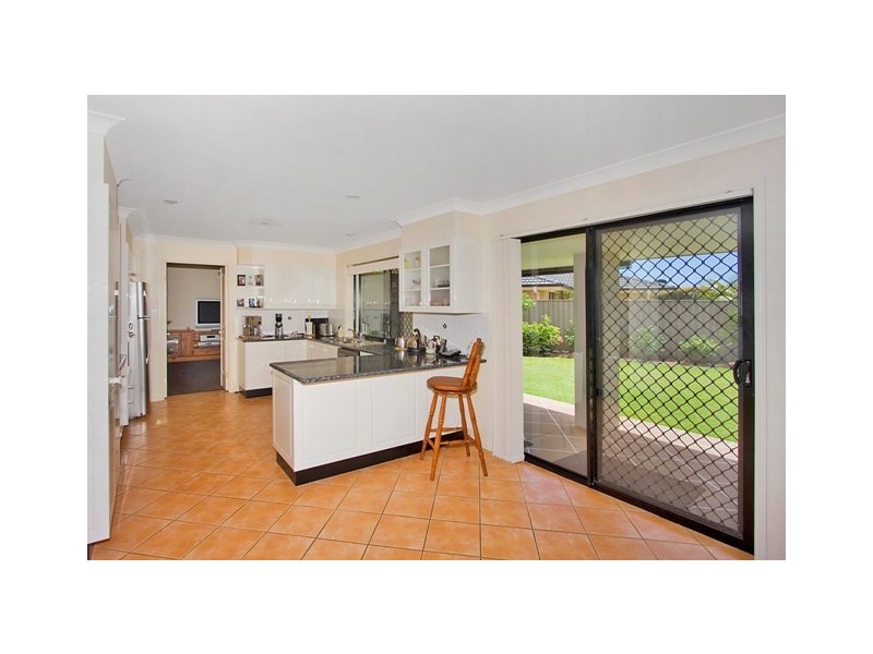 13 Magnolia Cres, Banora Point NSW 2486