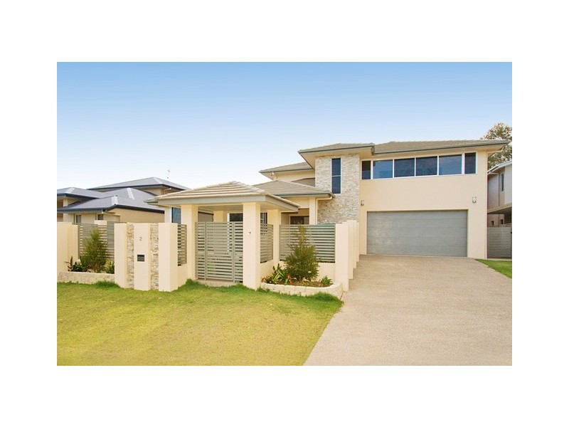 2  Fairmont Crt, Banora Point NSW 2486