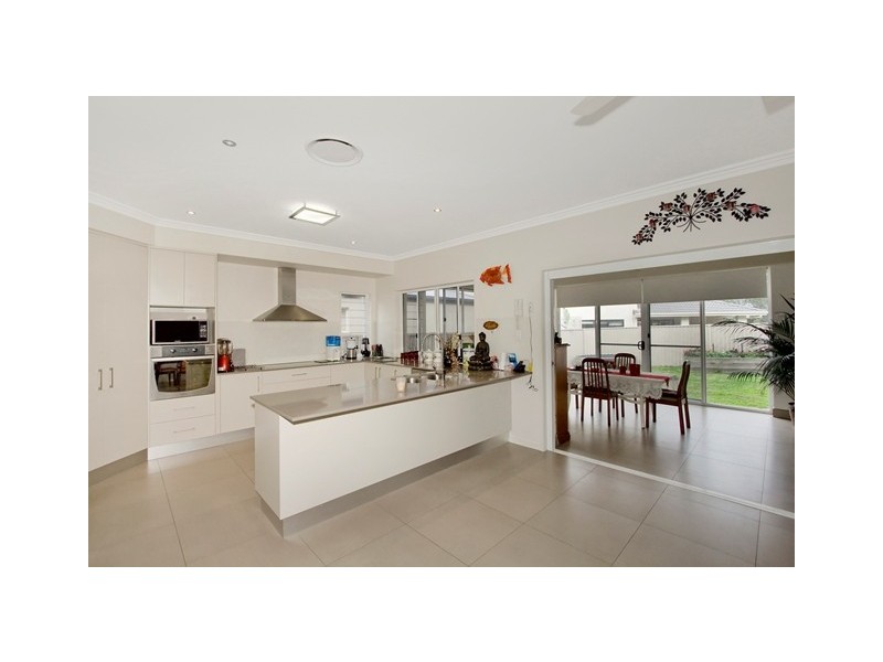 2  Fairmont Crt, Banora Point NSW 2486