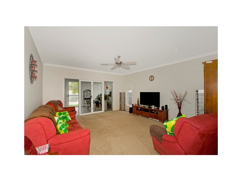2  Fairmont Crt, Banora Point NSW 2486