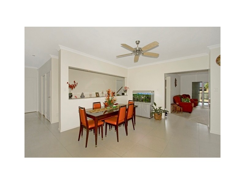 2  Fairmont Crt, Banora Point NSW 2486