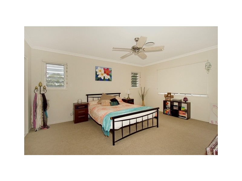 2  Fairmont Crt, Banora Point NSW 2486