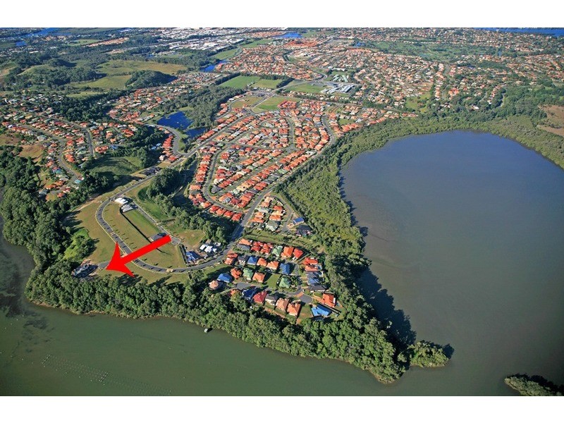 2  Fairmont Crt, Banora Point NSW 2486