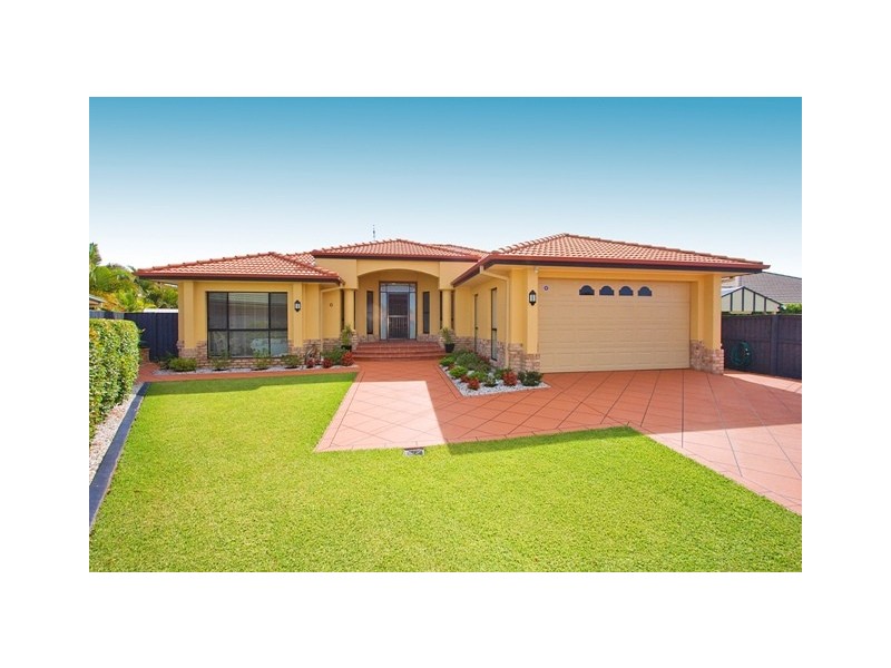 6 Newfarm Pl, Banora Point NSW 2486