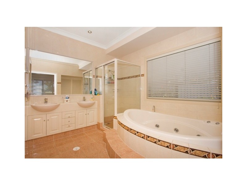 6 Newfarm Pl, Banora Point NSW 2486