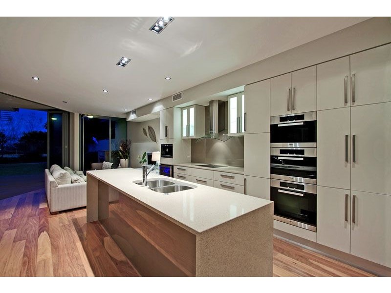 101 / 46  Pacific Pde ‘Kirra Wave’, Kirra QLD 4225