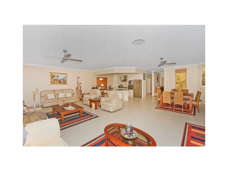 101 Botanical Cct, Banora Point NSW 2486