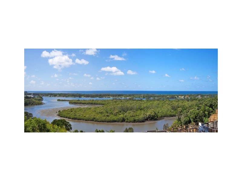 10 Walter Cres, Banora Point NSW 2486