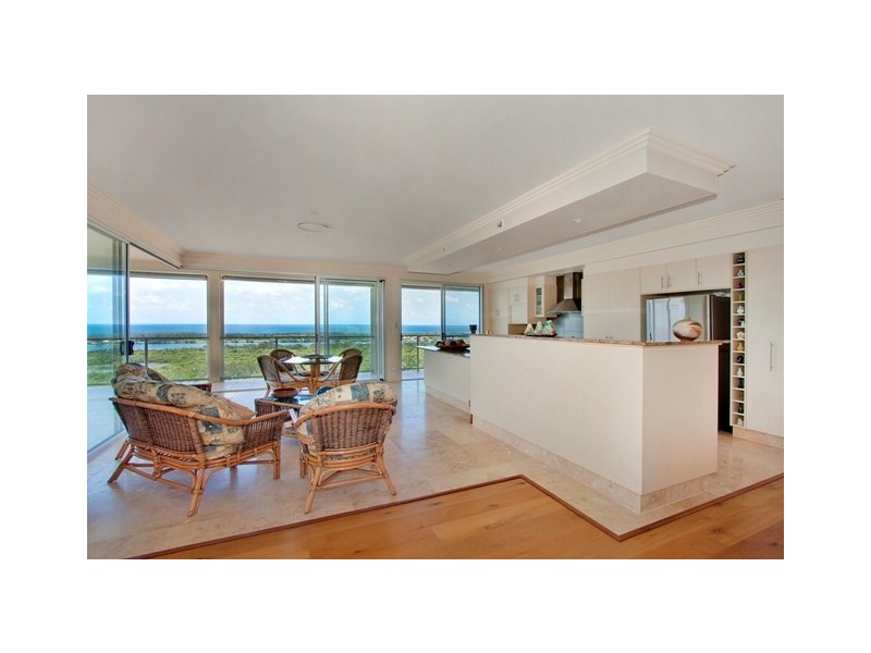 10 Walter Cres, Banora Point NSW 2486