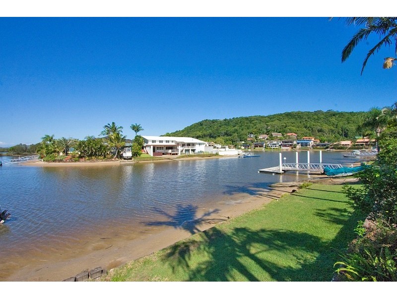 22 Captains Way, Banora Point NSW 2486