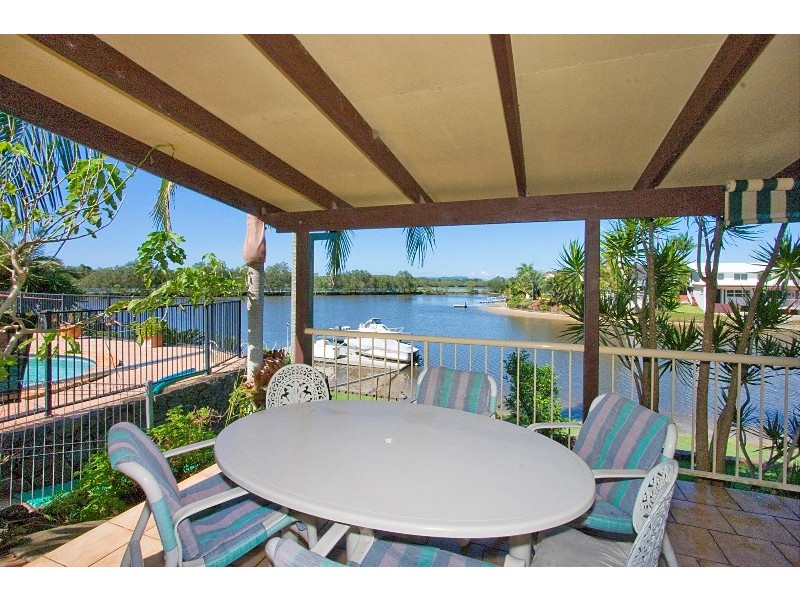 22 Captains Way, Banora Point NSW 2486