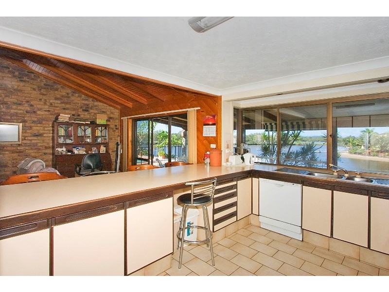 22 Captains Way, Banora Point NSW 2486