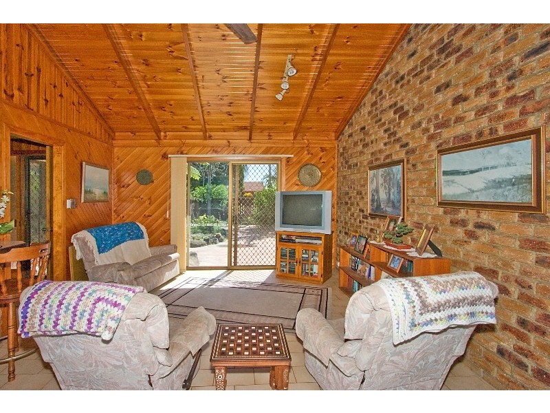 22 Captains Way, Banora Point NSW 2486