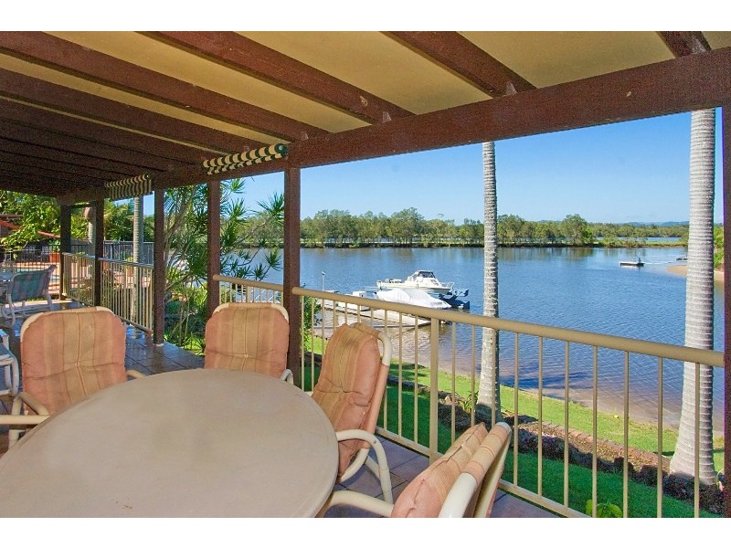 22 Captains Way, Banora Point NSW 2486