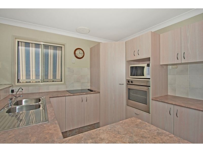 38 Lochlomond Dr, Banora Point NSW 2486