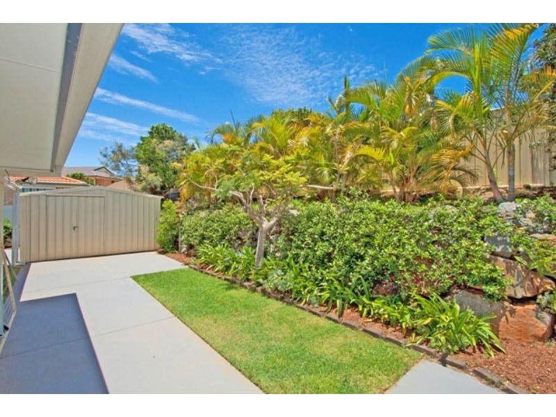 38 Lochlomond Dr, Banora Point NSW 2486