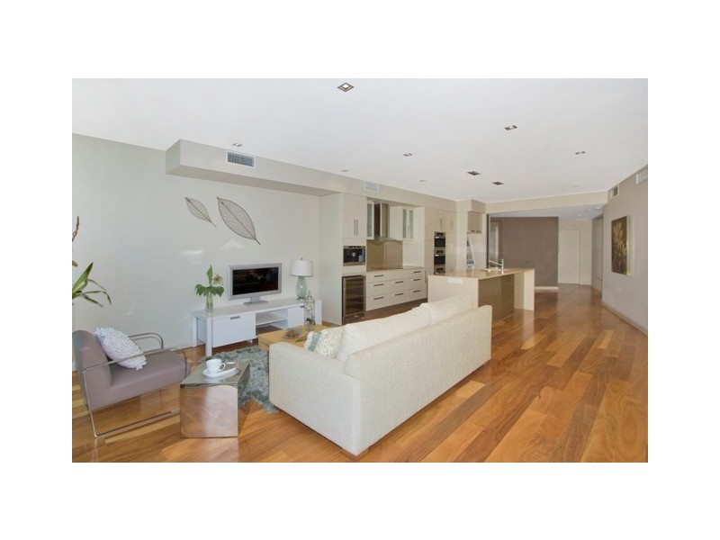 201 / 46 Pacific Pde ‘Kirra Wave’, Kirra QLD 4225