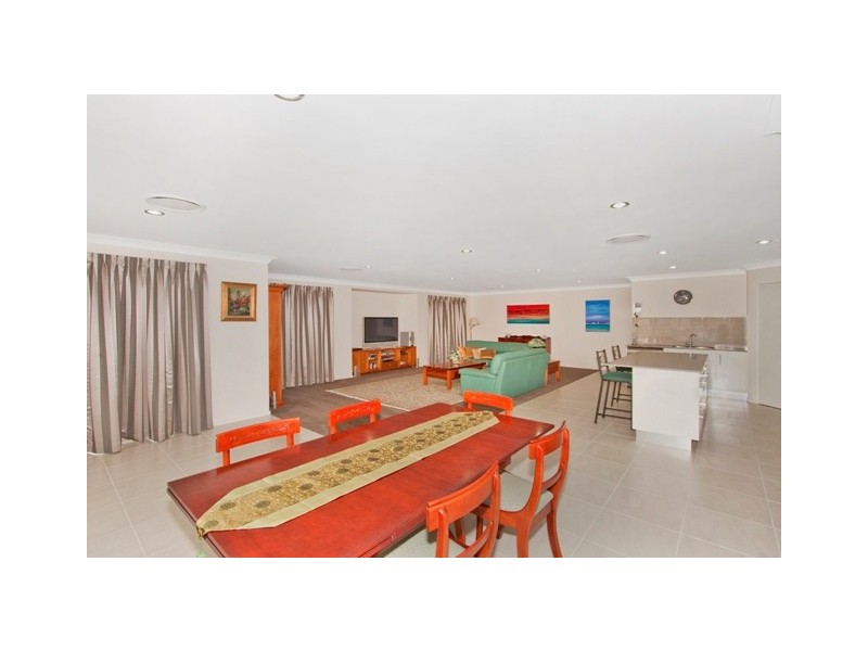 121 Botanical Cct, Banora Point NSW 2486