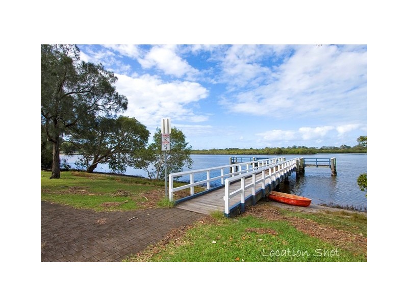 1 / 5 Crystal Waters Dr, Tweed Heads NSW 2485
