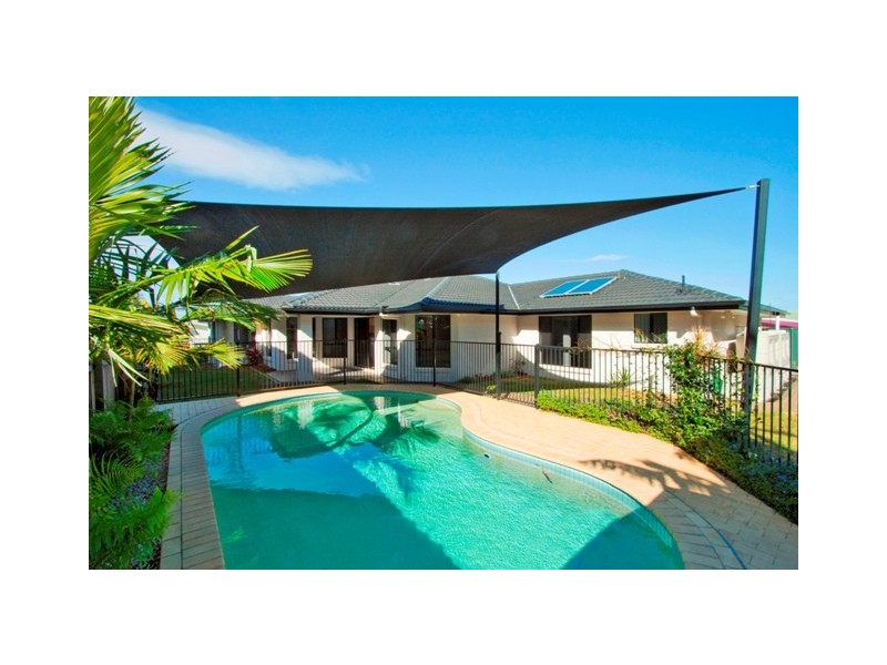 17 Buncrana Tce, Banora Point NSW 2486