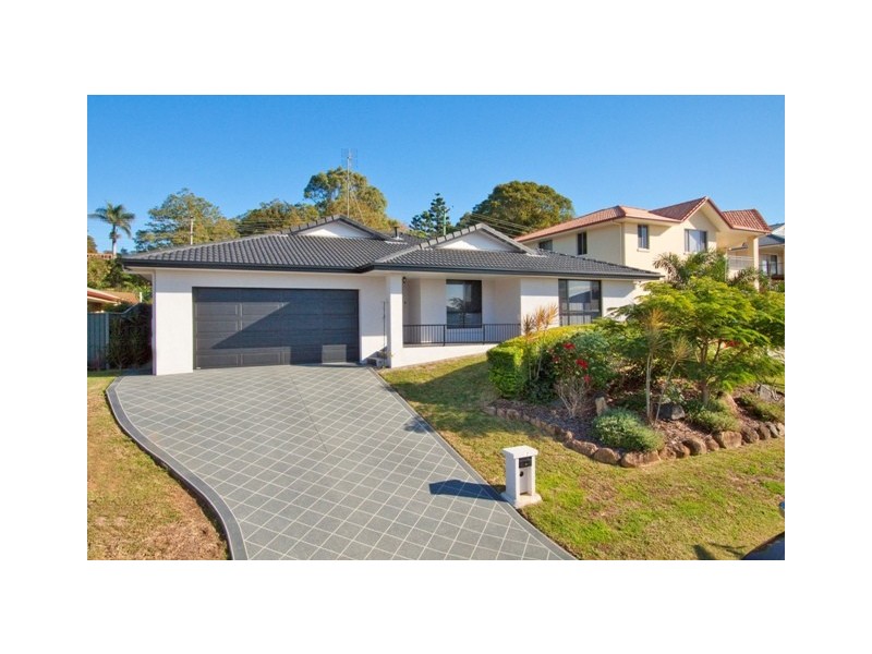 17 Buncrana Tce, Banora Point NSW 2486