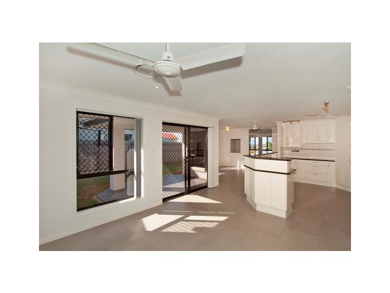 17 Buncrana Tce, Banora Point NSW 2486