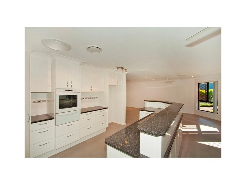 17 Buncrana Tce, Banora Point NSW 2486