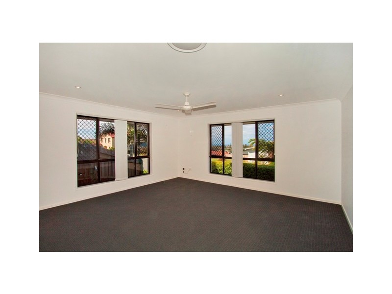 17 Buncrana Tce, Banora Point NSW 2486