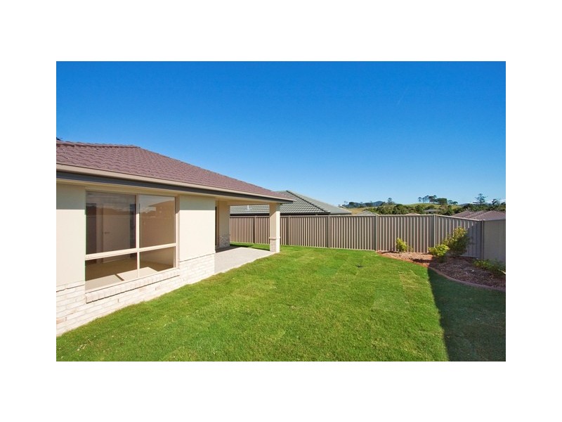 2 / 56 Newcastle Dr, Pottsville NSW 2489